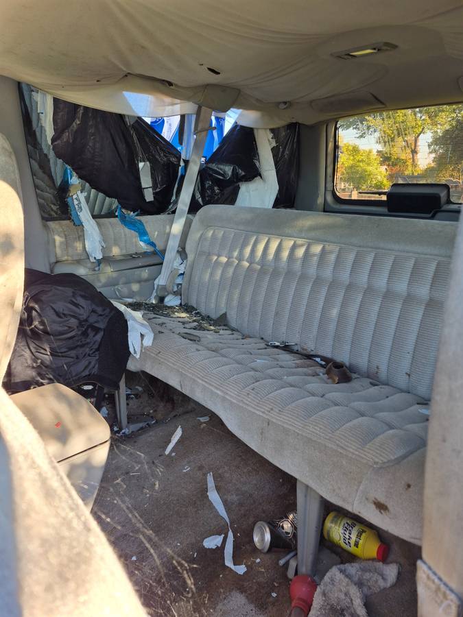 Chevy-pickup-and-a-chevy-blazer-1957-grey-8
