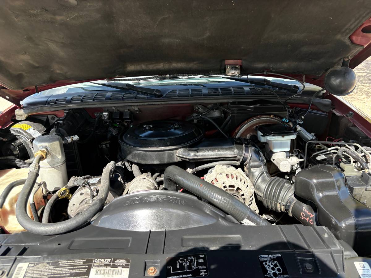 Chevy-s-10-regcab-pick-up-ls-1995-red-11