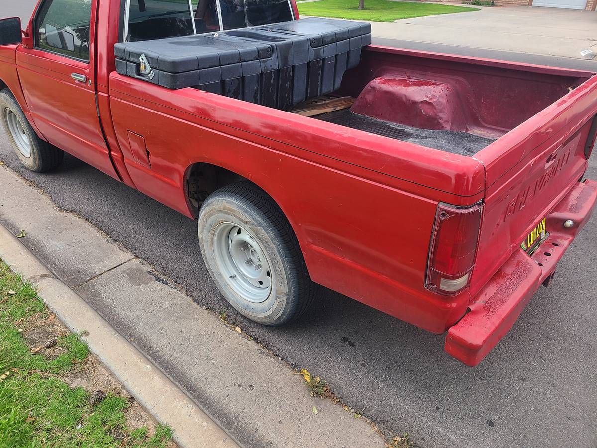 Chevy-s10-1985-red-5