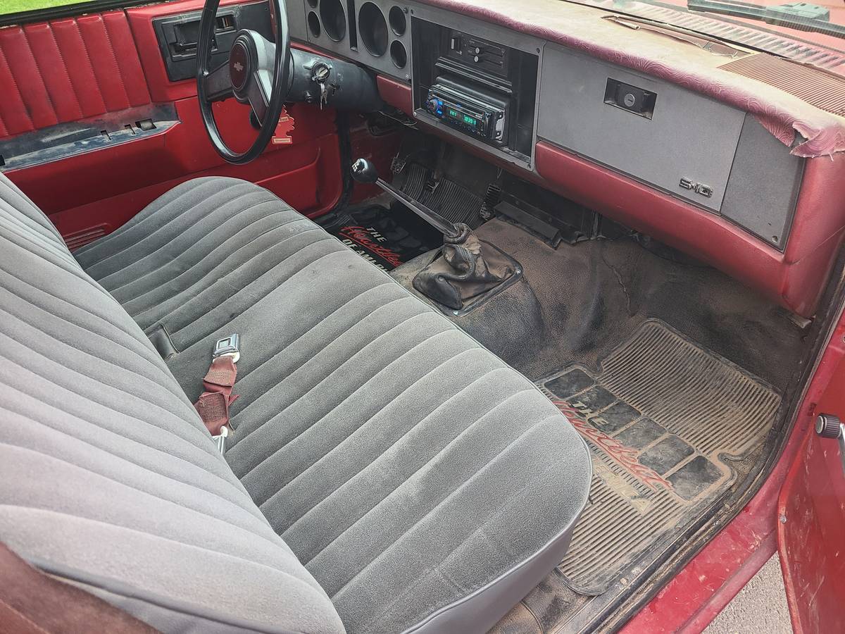 Chevy-s10-1985-red-7