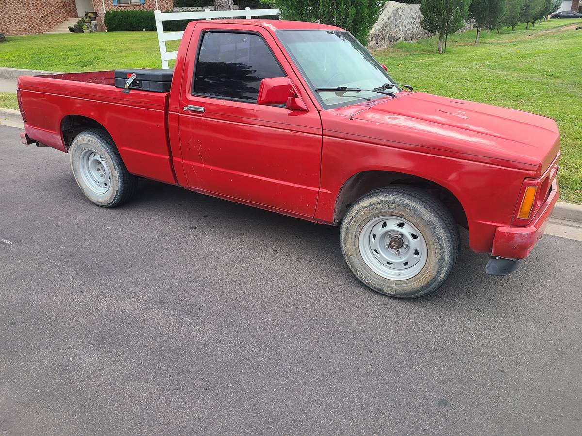 Chevy-s10-1985-red