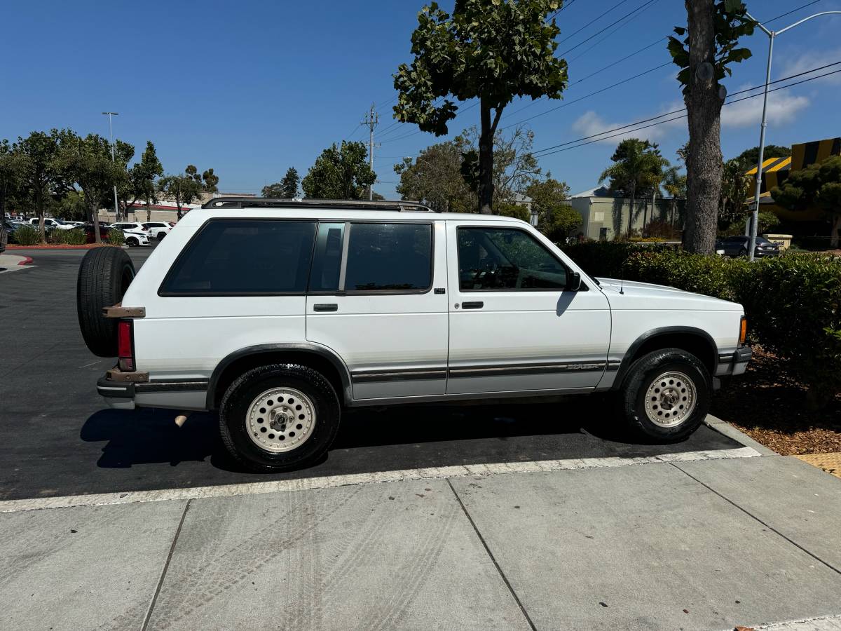 Chevy-s10-blazer-1994-white-1