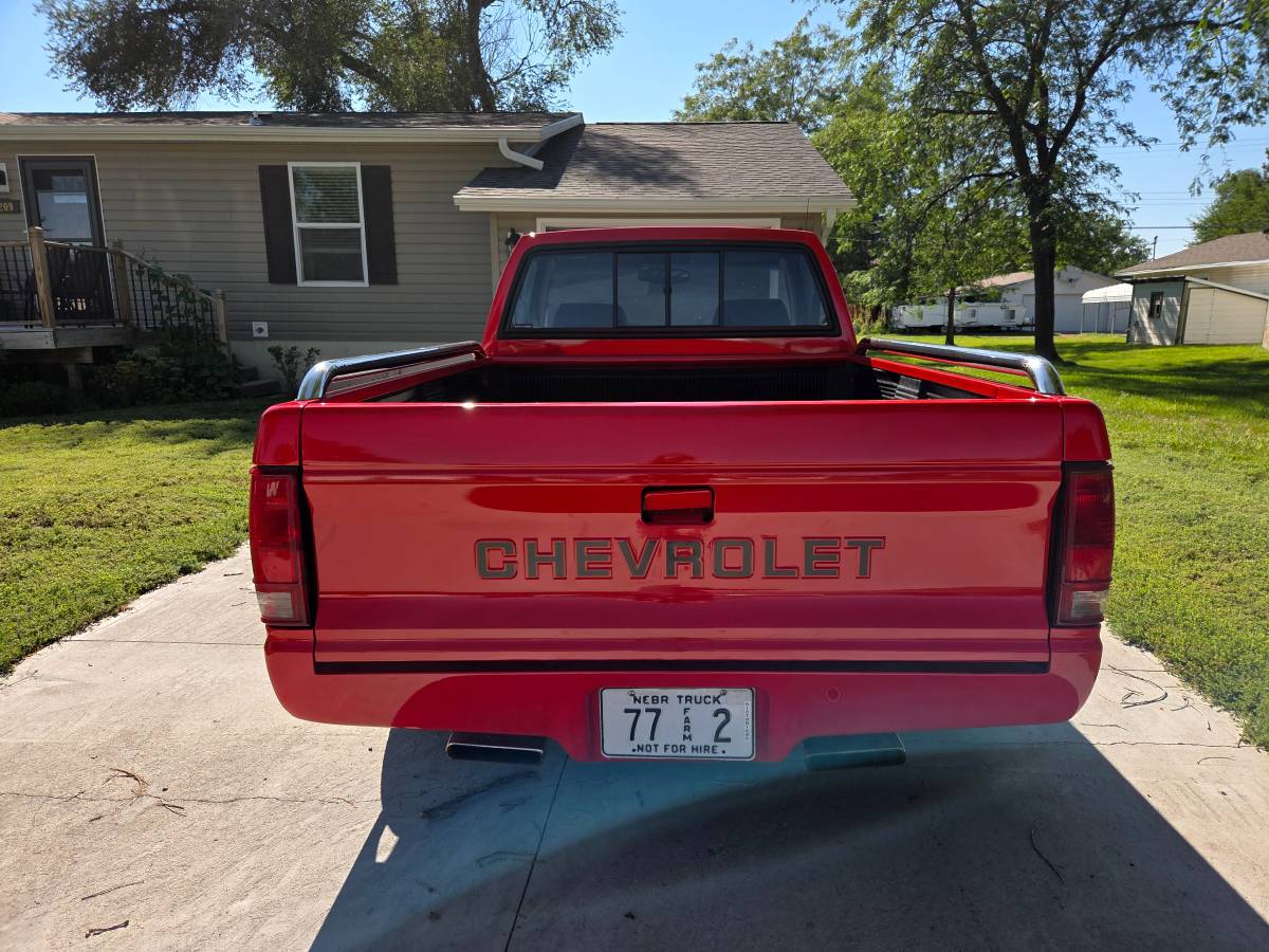 Chevy-s10-pickup-1991-red-13