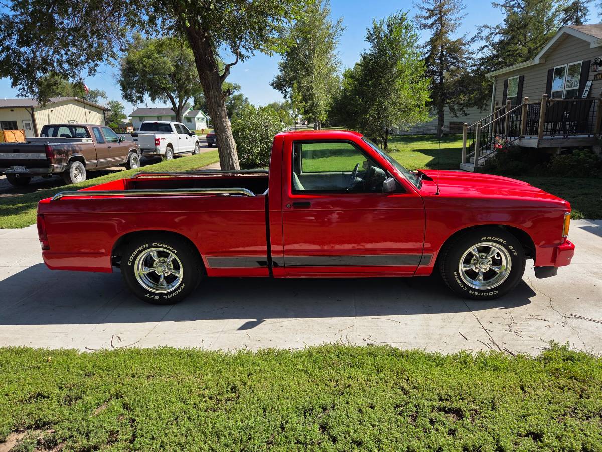 Chevy-s10-pickup-1991-red-14