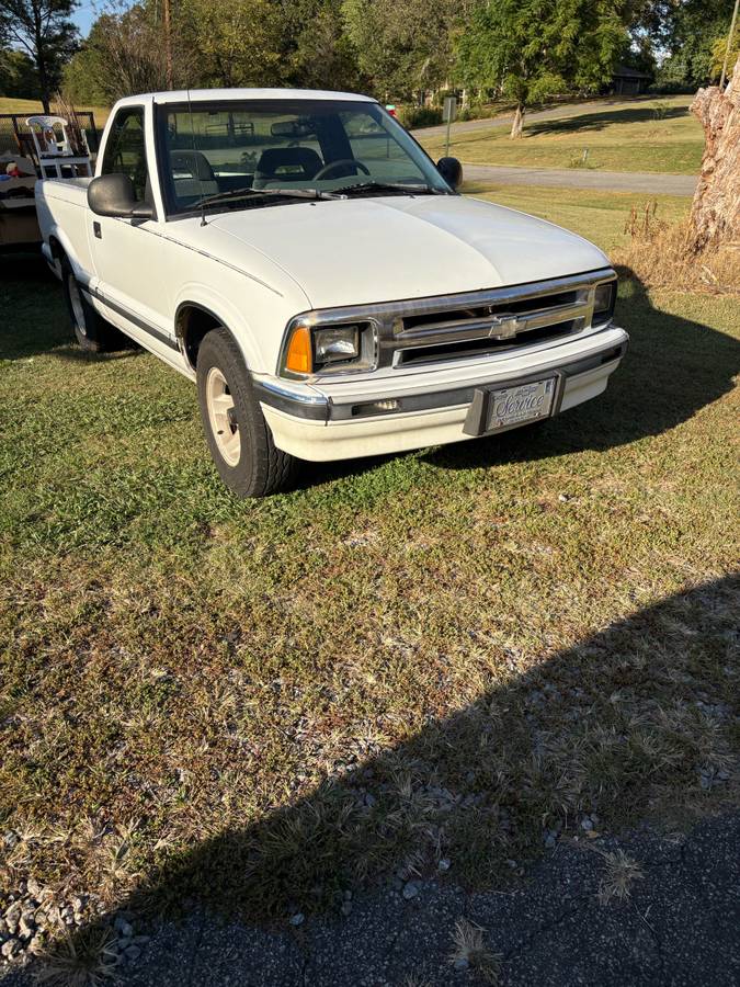 Chevy-s10-white-1994-white-2