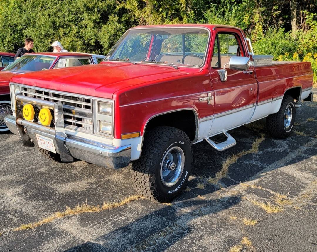 Chevy-scottsdale-1985-red-16