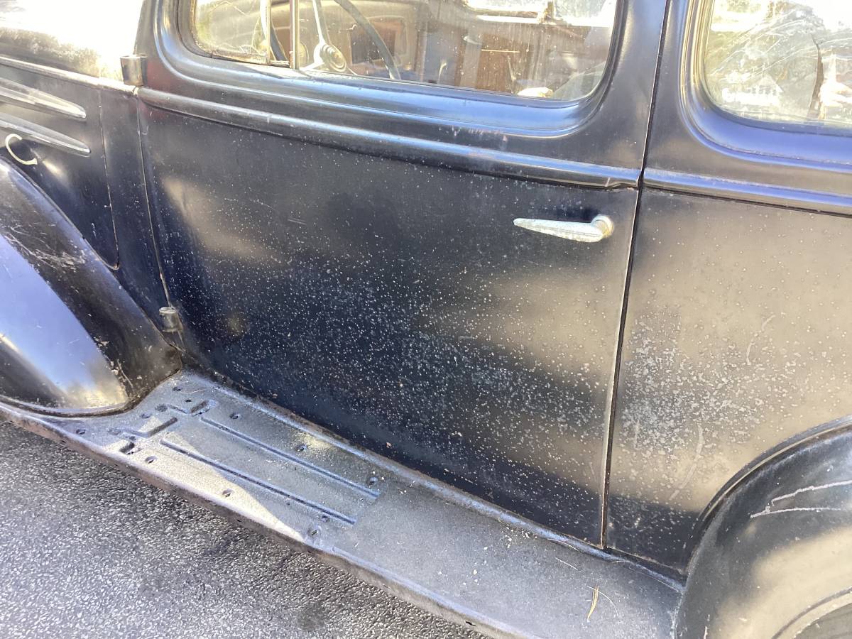 Chevy-sedan-1936-black-4