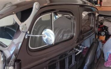 Chevy-sedan-1936-brown-2