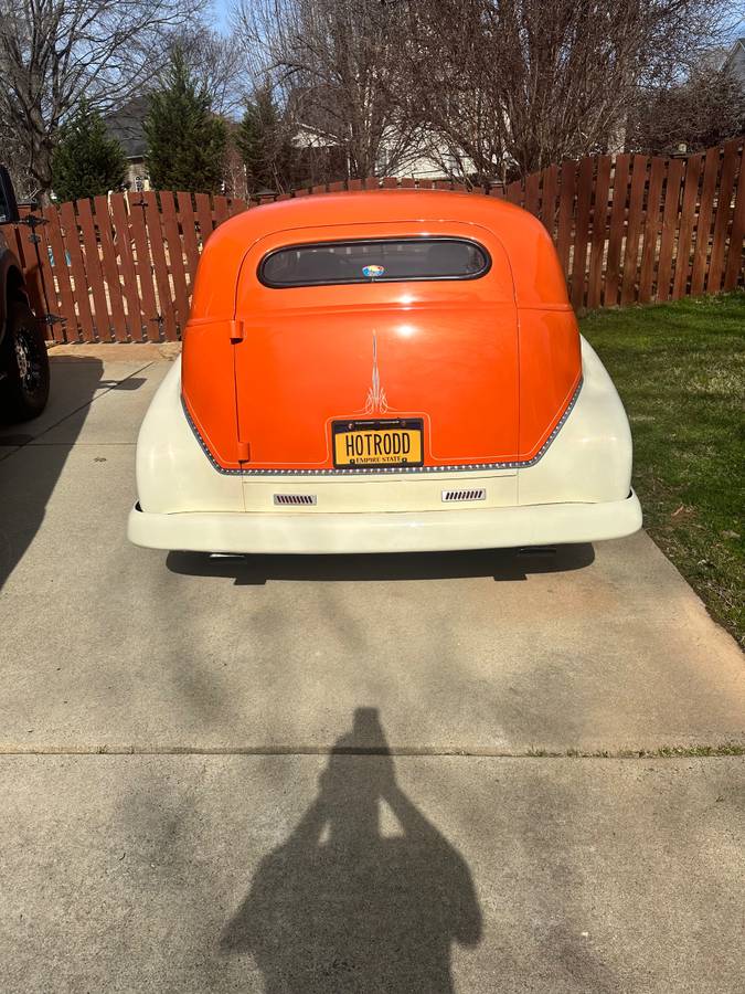 Chevy-sedan-delivery-1951-orange-2