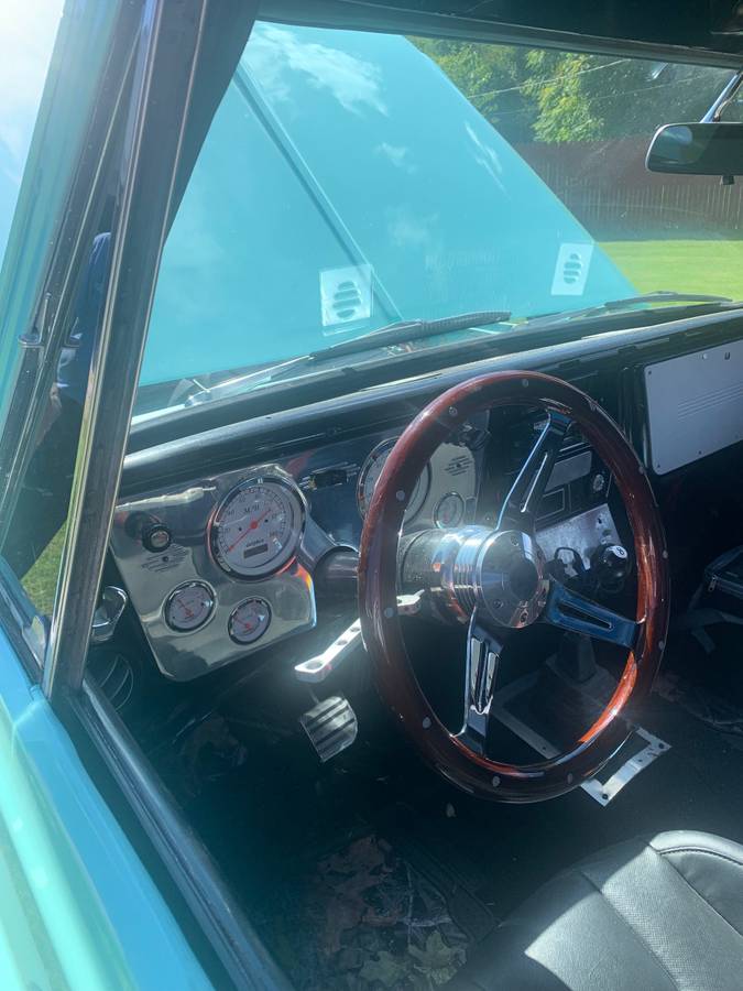 Chevy-short-bed-pickup-truck.-1967-blue-1