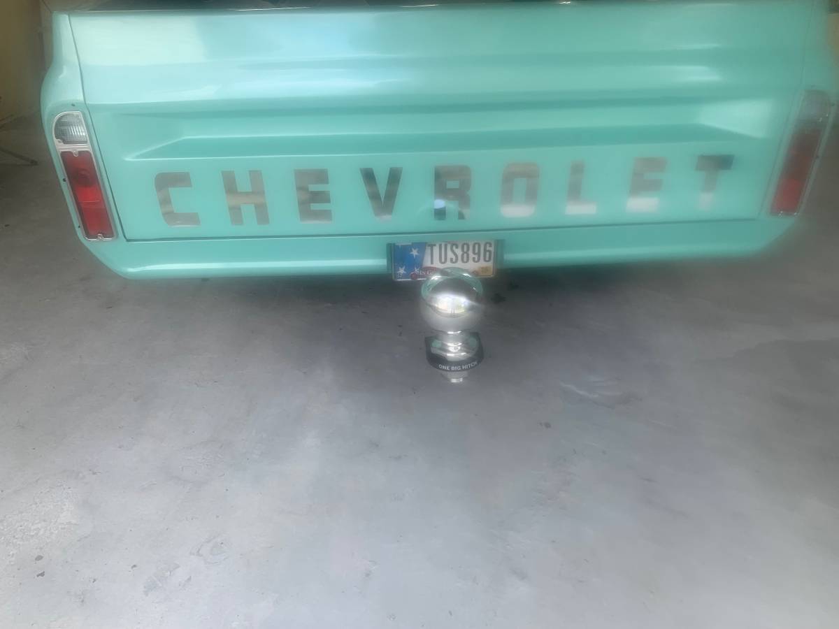 Chevy-short-bed-pickup-truck.-1967-blue-14