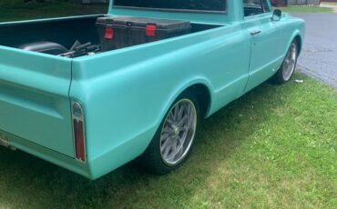 Chevy-short-bed-pickup-truck.-1967-blue-18