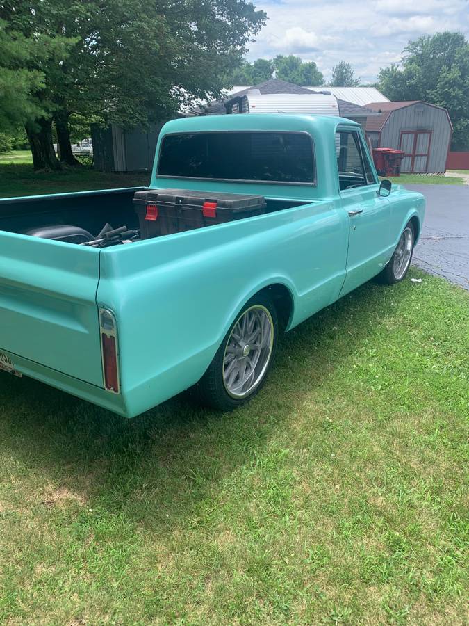 Chevy-short-bed-pickup-truck.-1967-blue-18