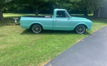 Chevy-short-bed-pickup-truck.-1967-blue-19