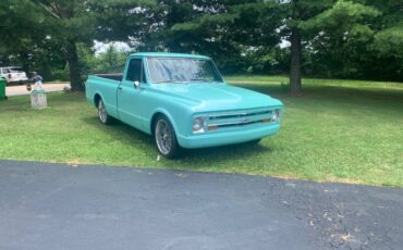 Chevy-short-bed-pickup-truck.-1967-blue-2