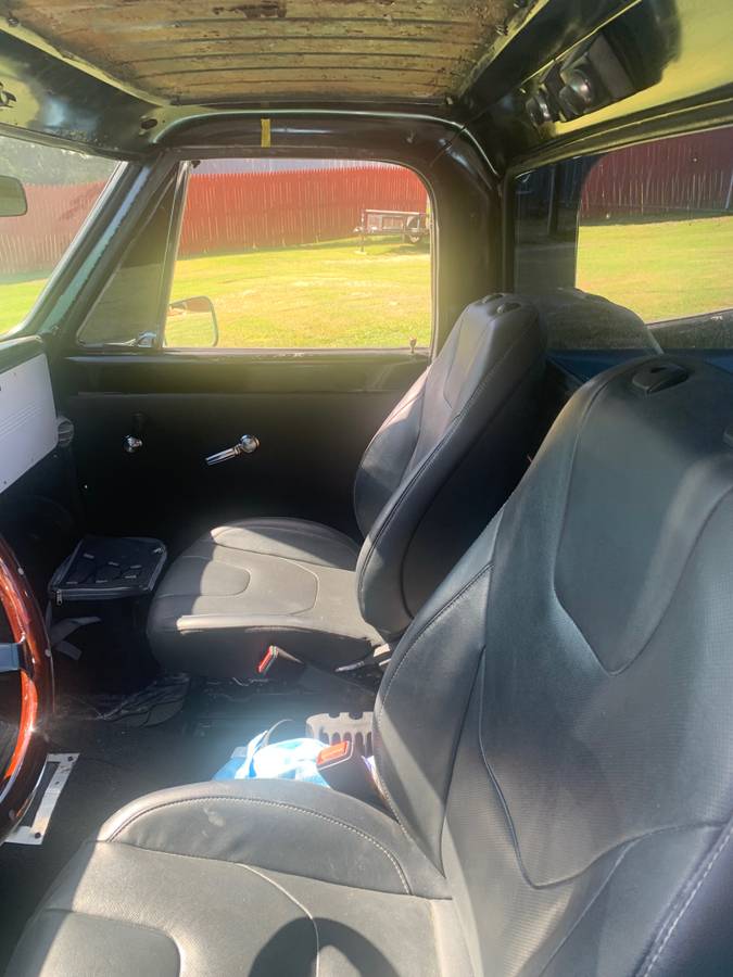 Chevy-short-bed-pickup-truck.-1967-blue-22