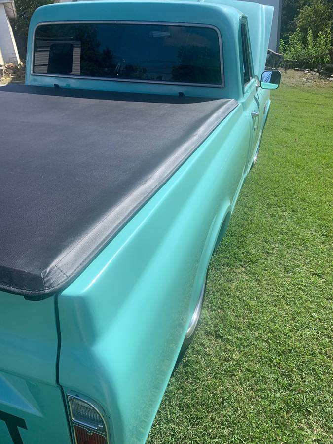 Chevy-short-bed-pickup-truck.-1967-blue-4