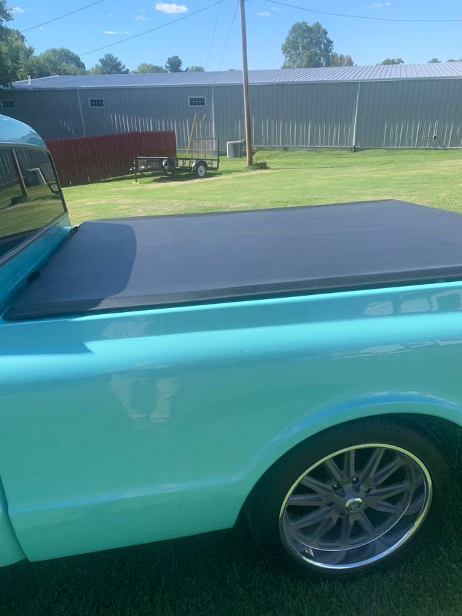 Chevy-short-bed-pickup-truck.-1967-blue-5