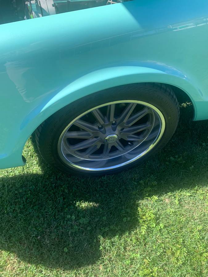 Chevy-short-bed-pickup-truck.-1967-blue-6