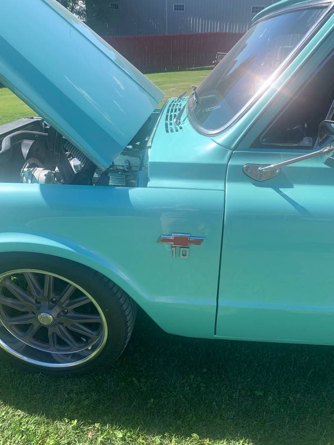 Chevy-short-bed-pickup-truck.-1967-blue-8