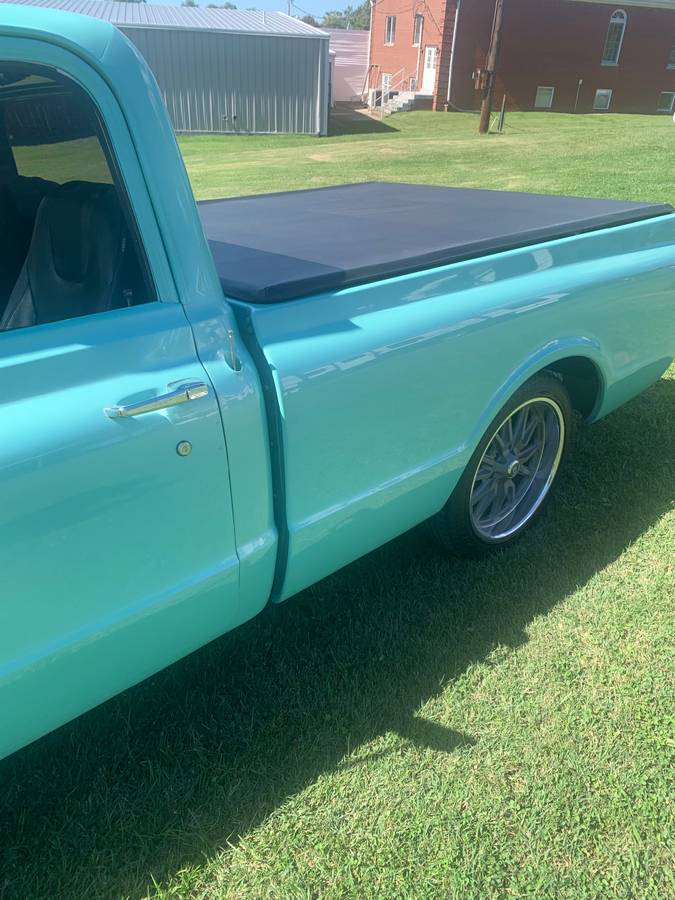 Chevy-short-bed-pickup-truck.-1967-blue-9
