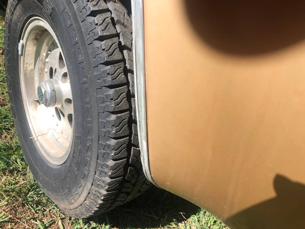 Chevy-silverado-1500-1984-brown-11