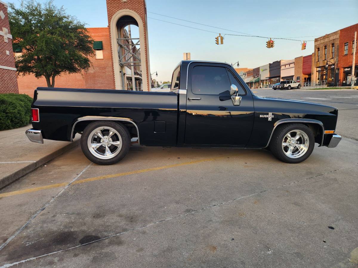 Chevy-silverado-1500-1987-black-1