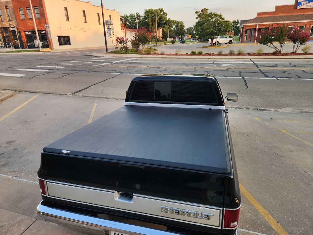 Chevy-silverado-1500-1987-black-3