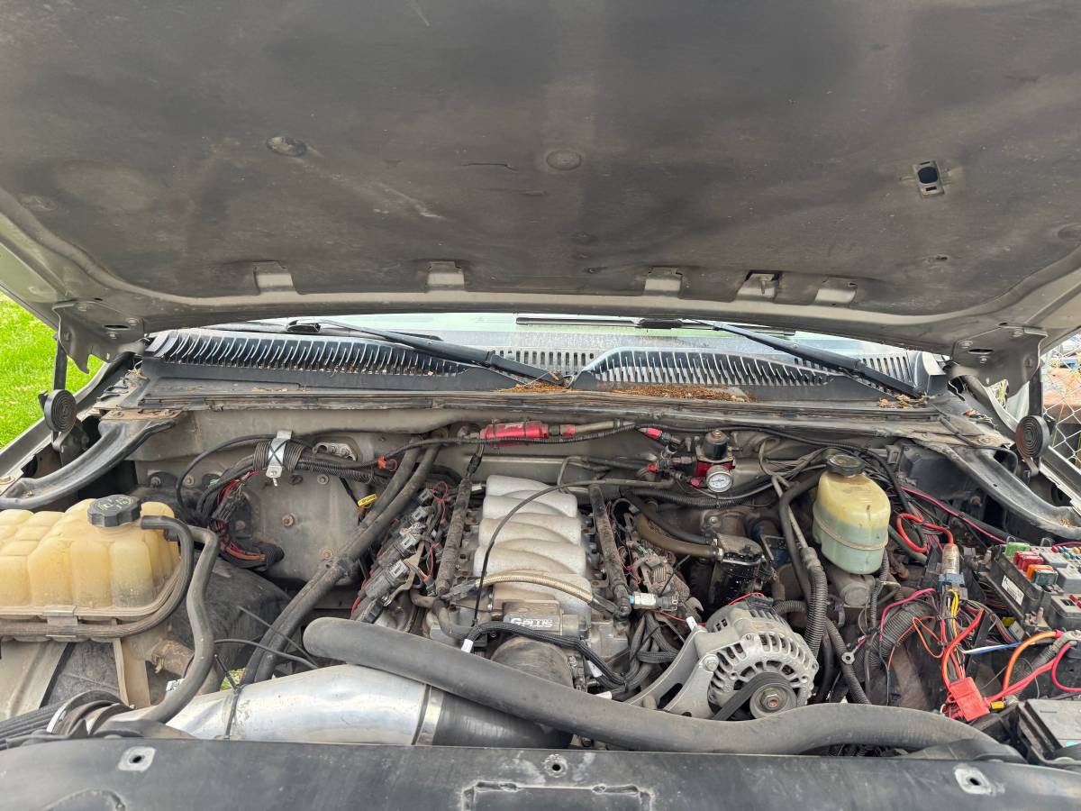 Chevy-silverado-2500-2000-silver-7