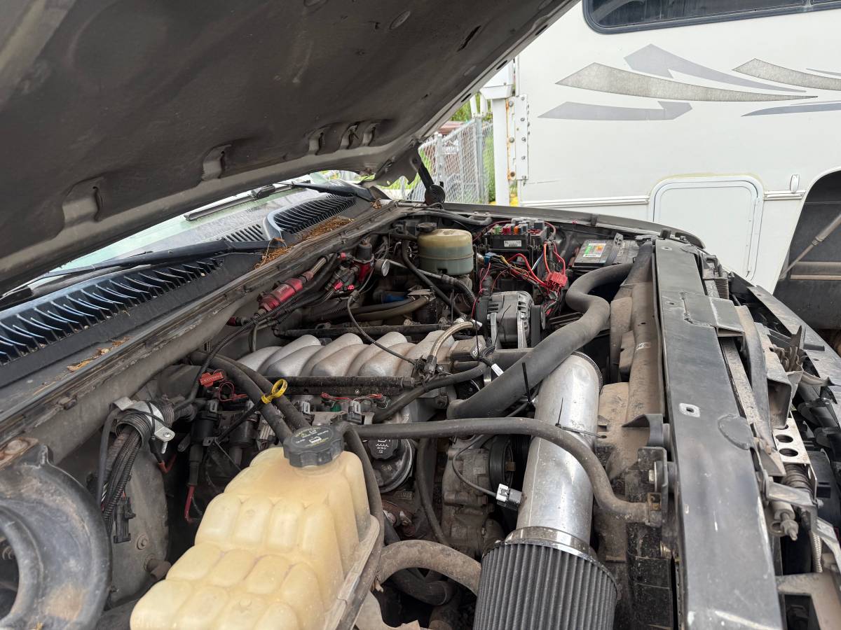 Chevy-silverado-2500-2000-silver-8
