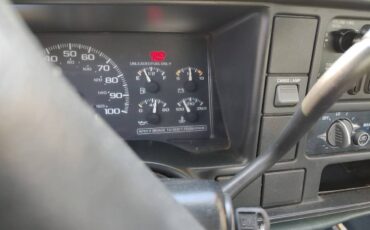 Chevy-silverado-2500hd-1995-white-10