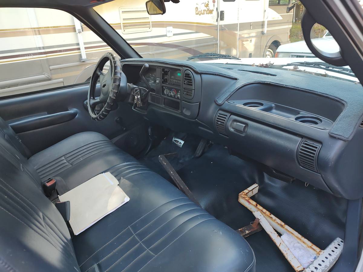 Chevy-silverado-2500hd-1995-white-20