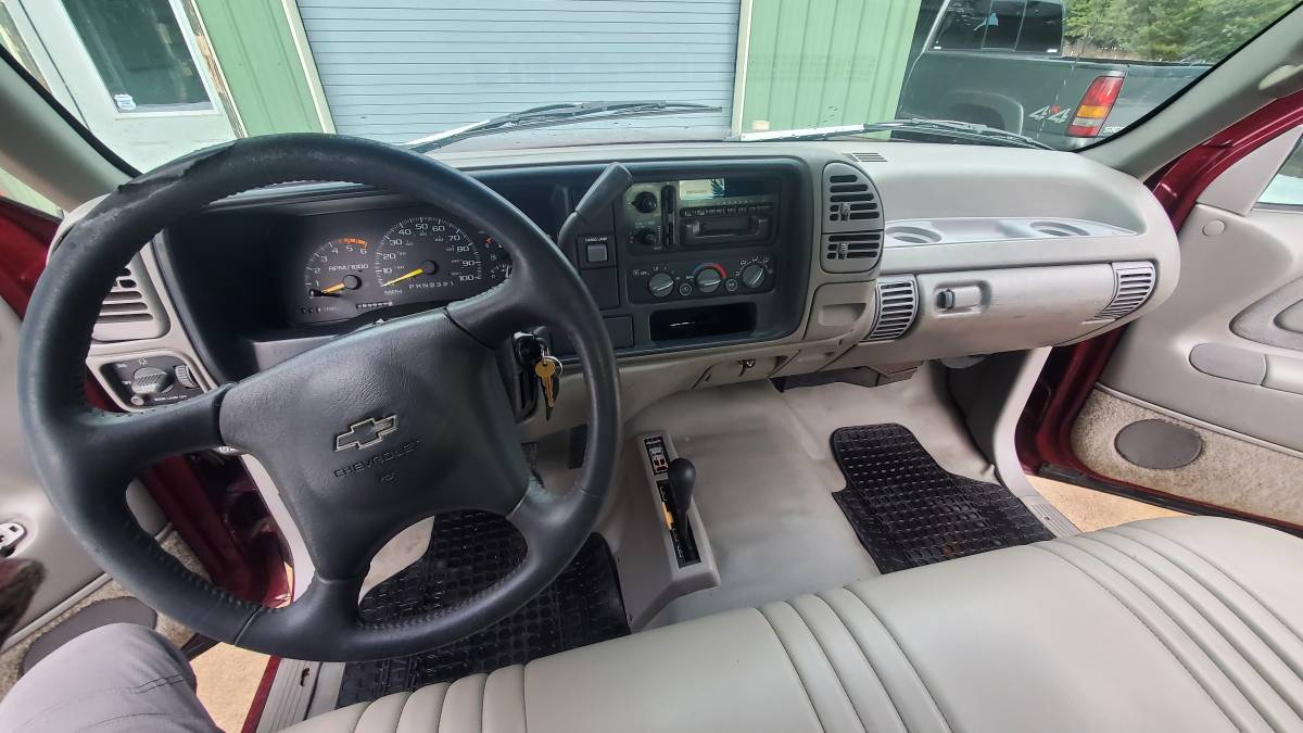 Chevy-silverado-3500-4x4-1996-custom-9