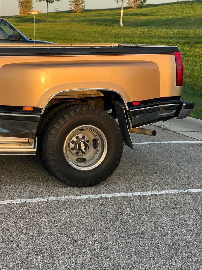 Chevy-silverado-3500hd-1988-black-19