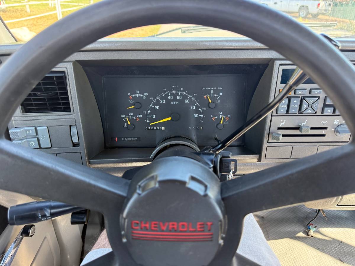Chevy-silverado-3500hd-1994-white-10