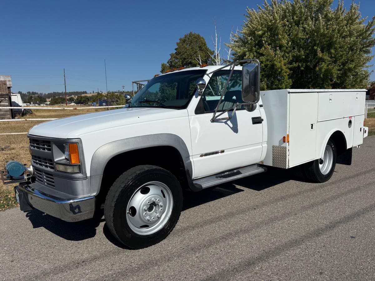 Chevy-silverado-3500hd-1994-white-21