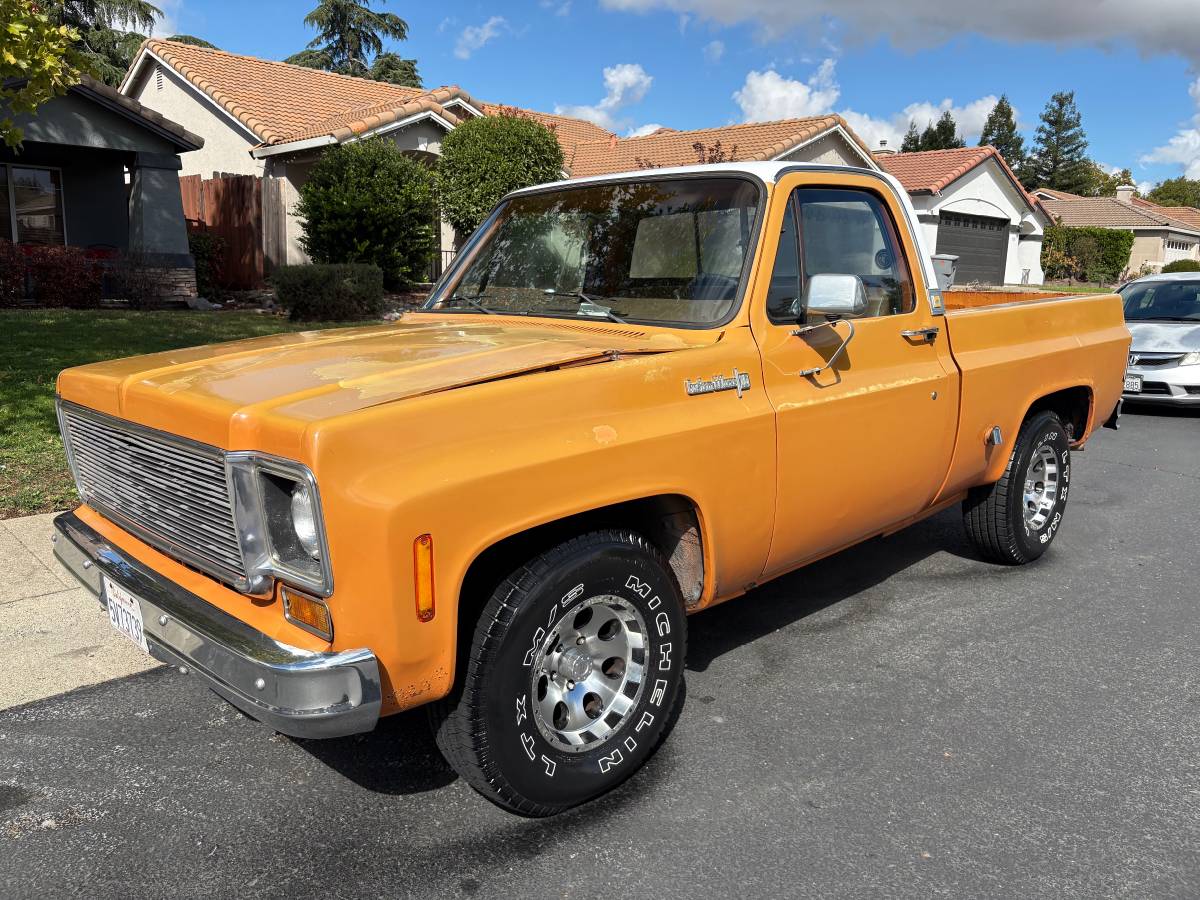 Chevy-silverado-custom-deluxe-1974-1