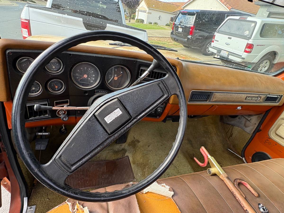 Chevy-silverado-custom-deluxe-1974-6