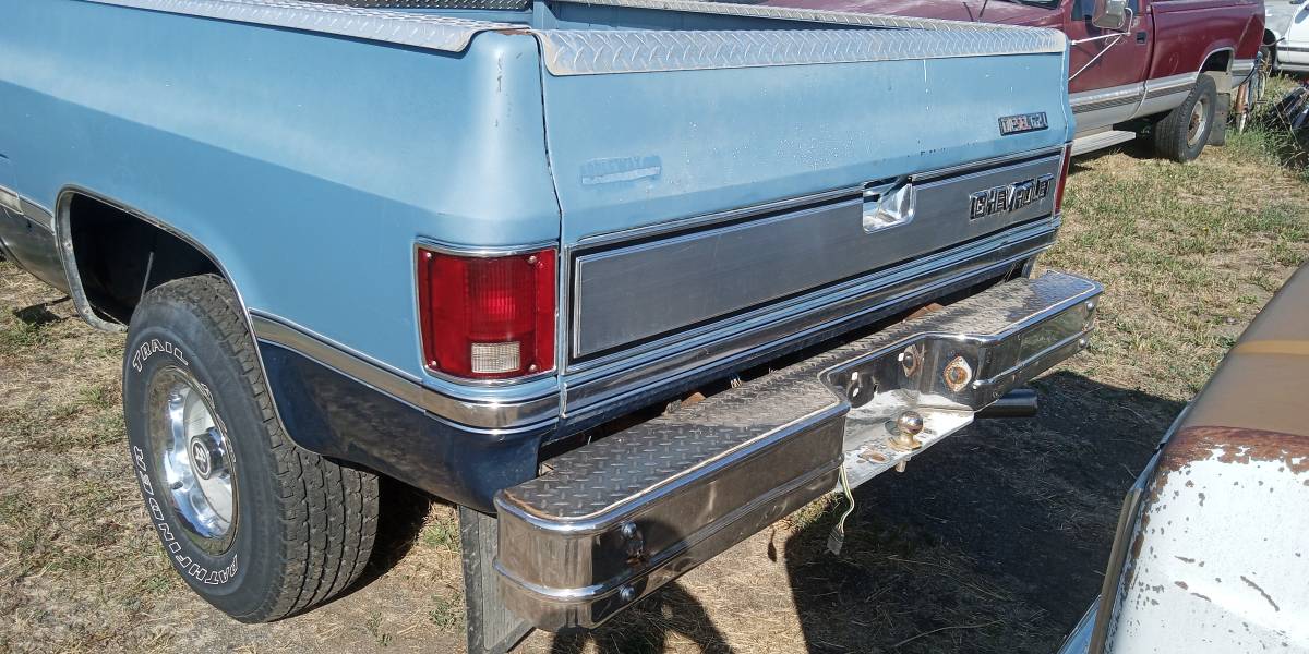 Chevy-silverado-swb-diesel-1983-blue-1