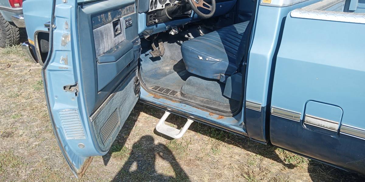 Chevy-silverado-swb-diesel-1983-blue-3