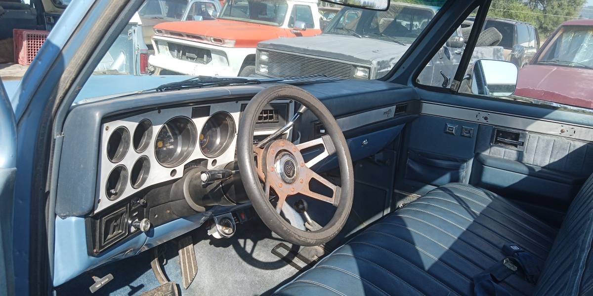 Chevy-silverado-swb-diesel-1983-blue-4