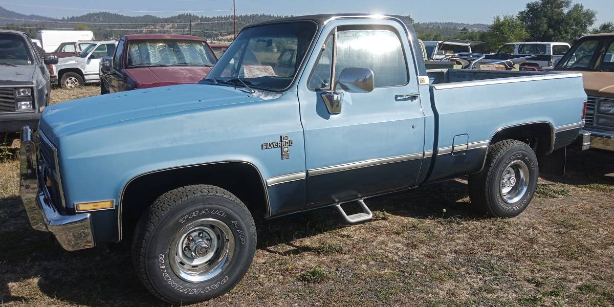 Chevy-silverado-swb-diesel-1983-blue-7