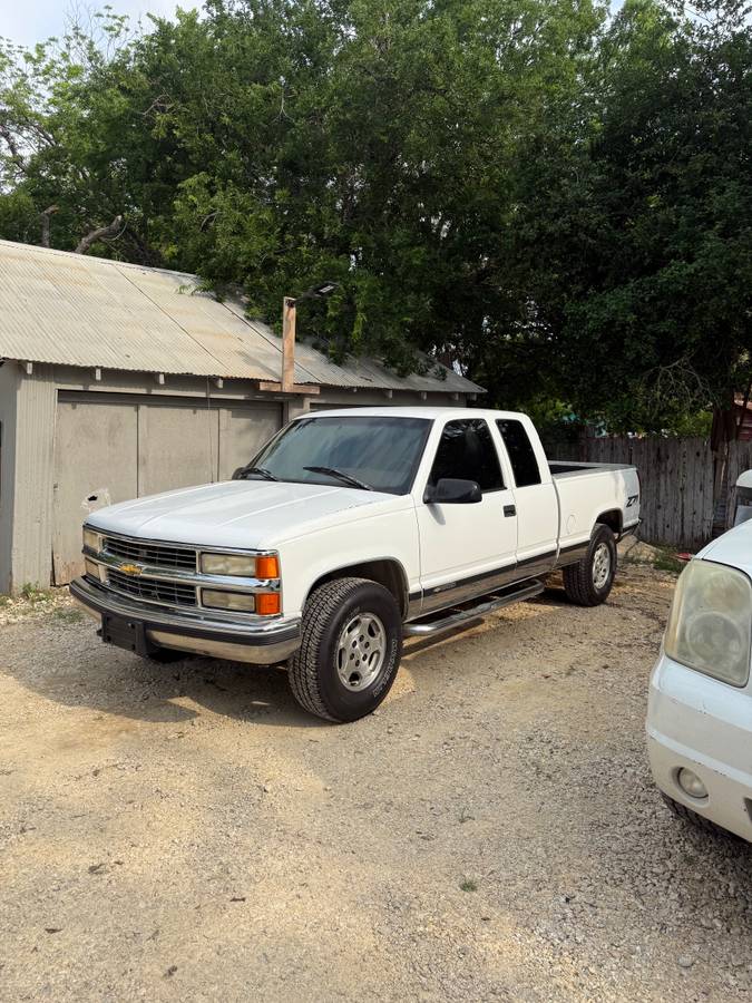 Chevy-silverado-z71-1996-white-2