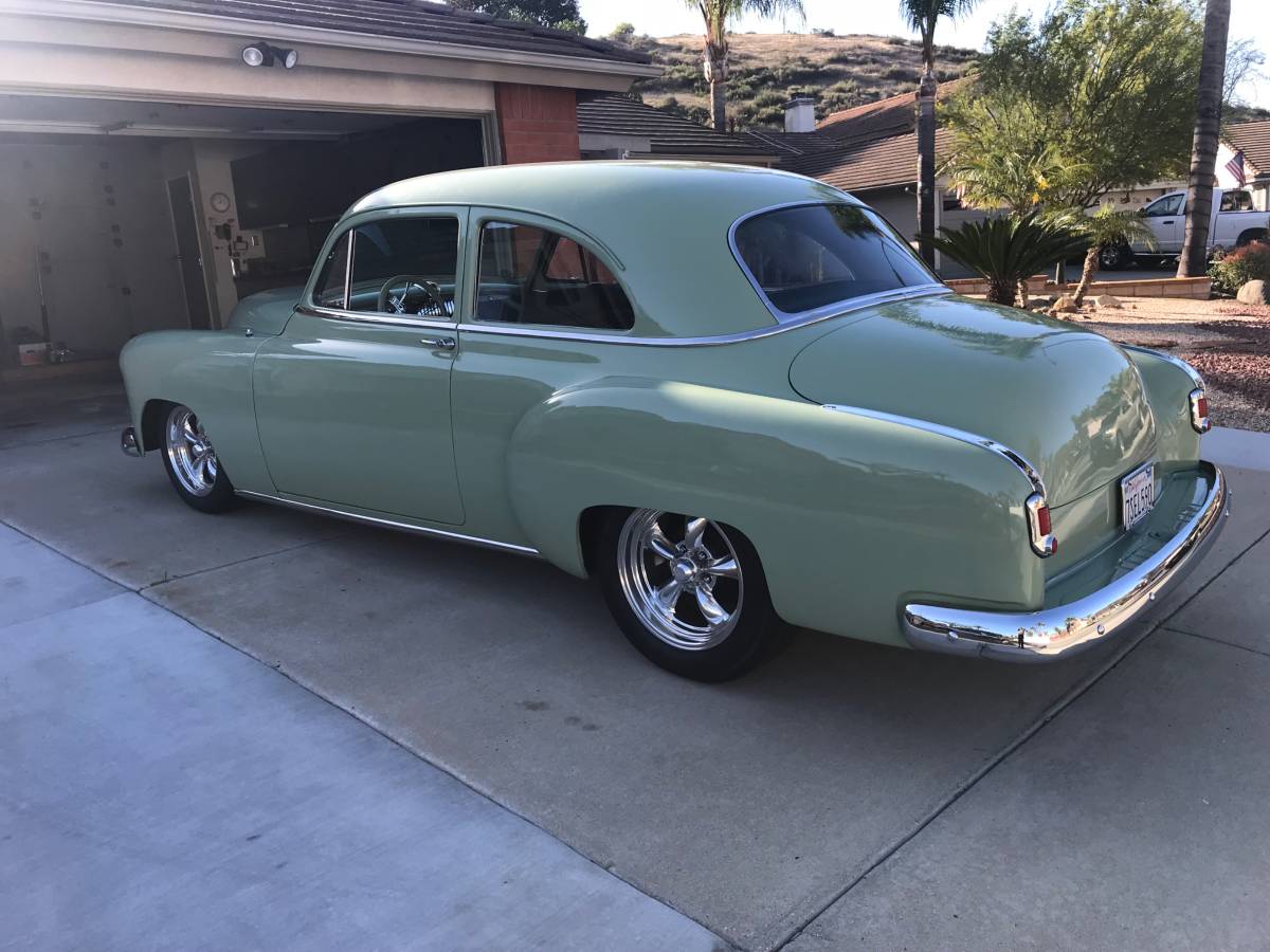 Chevy-styleline-deluxe-1951-green-4
