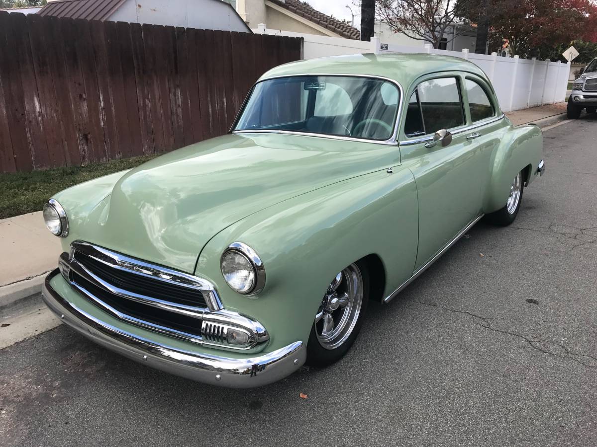 Chevy-styleline-deluxe-1951-green-5