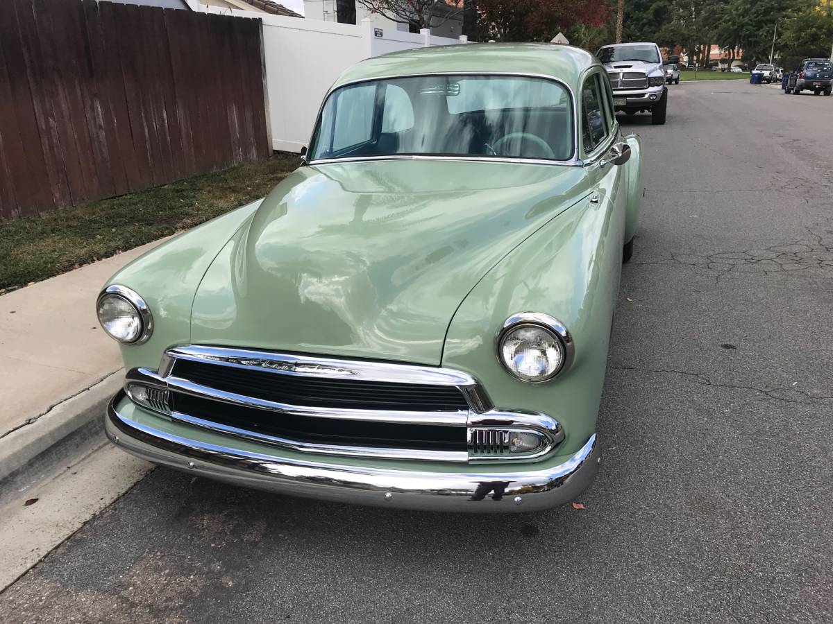 Chevy-styleline-deluxe-1951-green-6