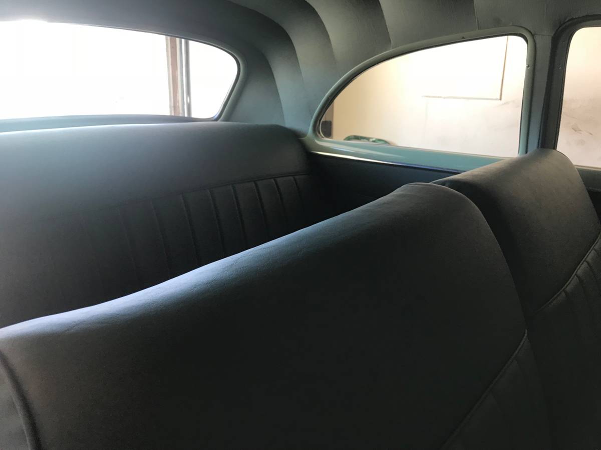 Chevy-styleline-deluxe-1951-green-8