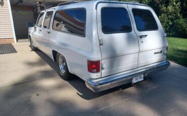 Chevy-suburban-1500-1988-white-2