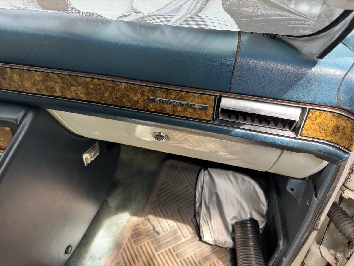 Chevy-suburban-1500-1991-12