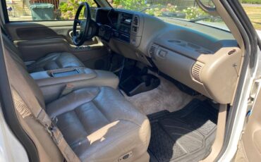 Chevy-suburban-1500-1996-white-1